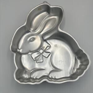 Vintage 1986 Wilton Cottontail Bunny Rabbit‎ Easter Cake Baking Pan 2105-2015